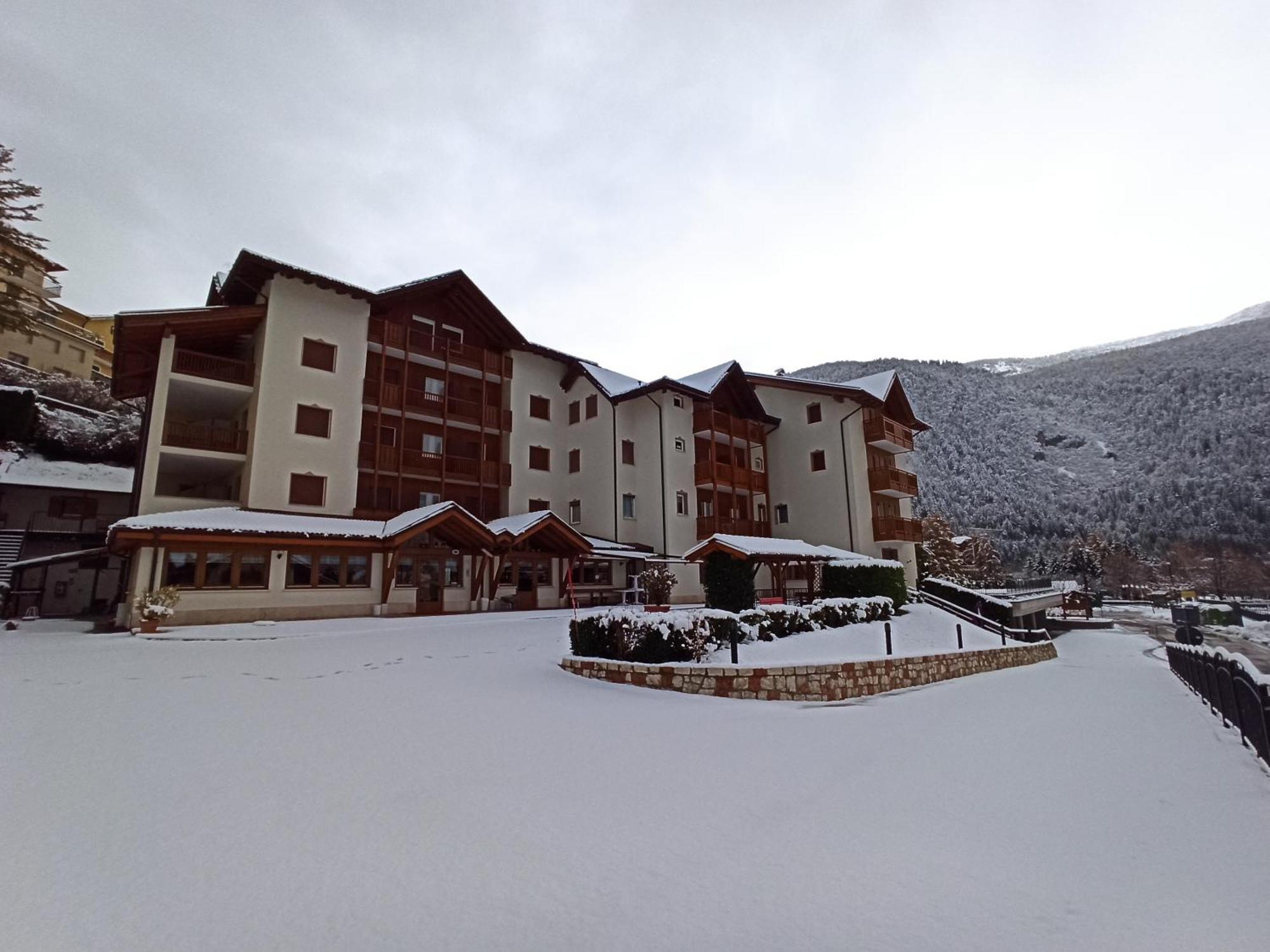 Hotel Zurigo モルヴェーノ エクステリア 写真
