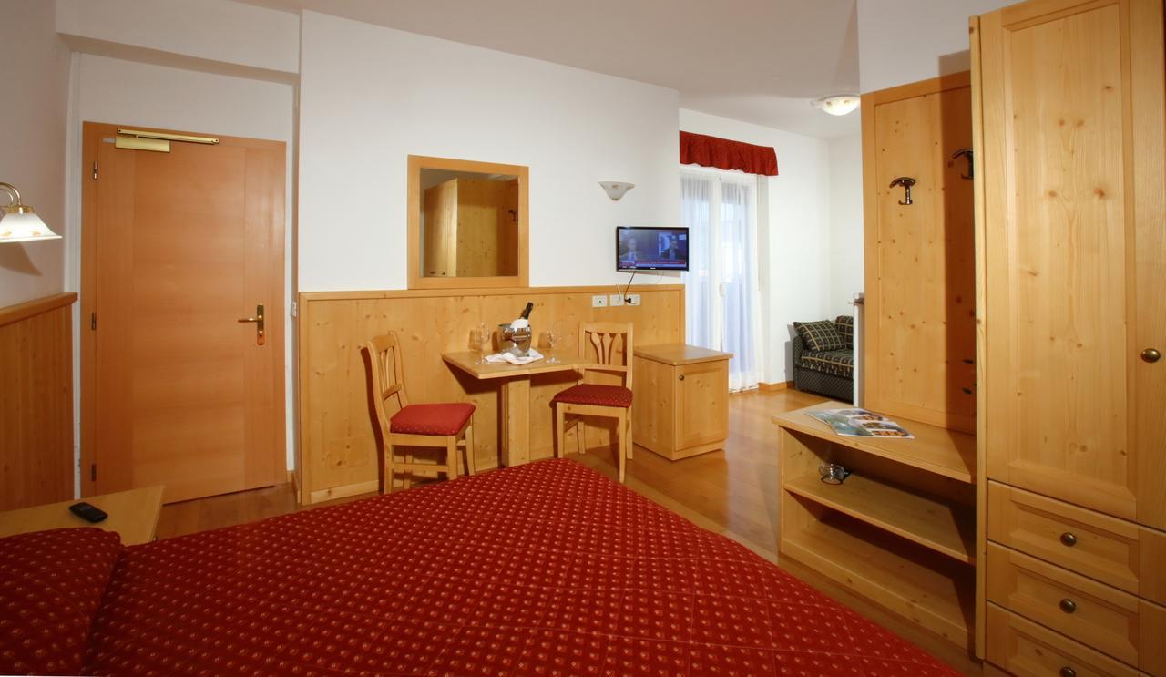 Hotel Zurigo モルヴェーノ エクステリア 写真